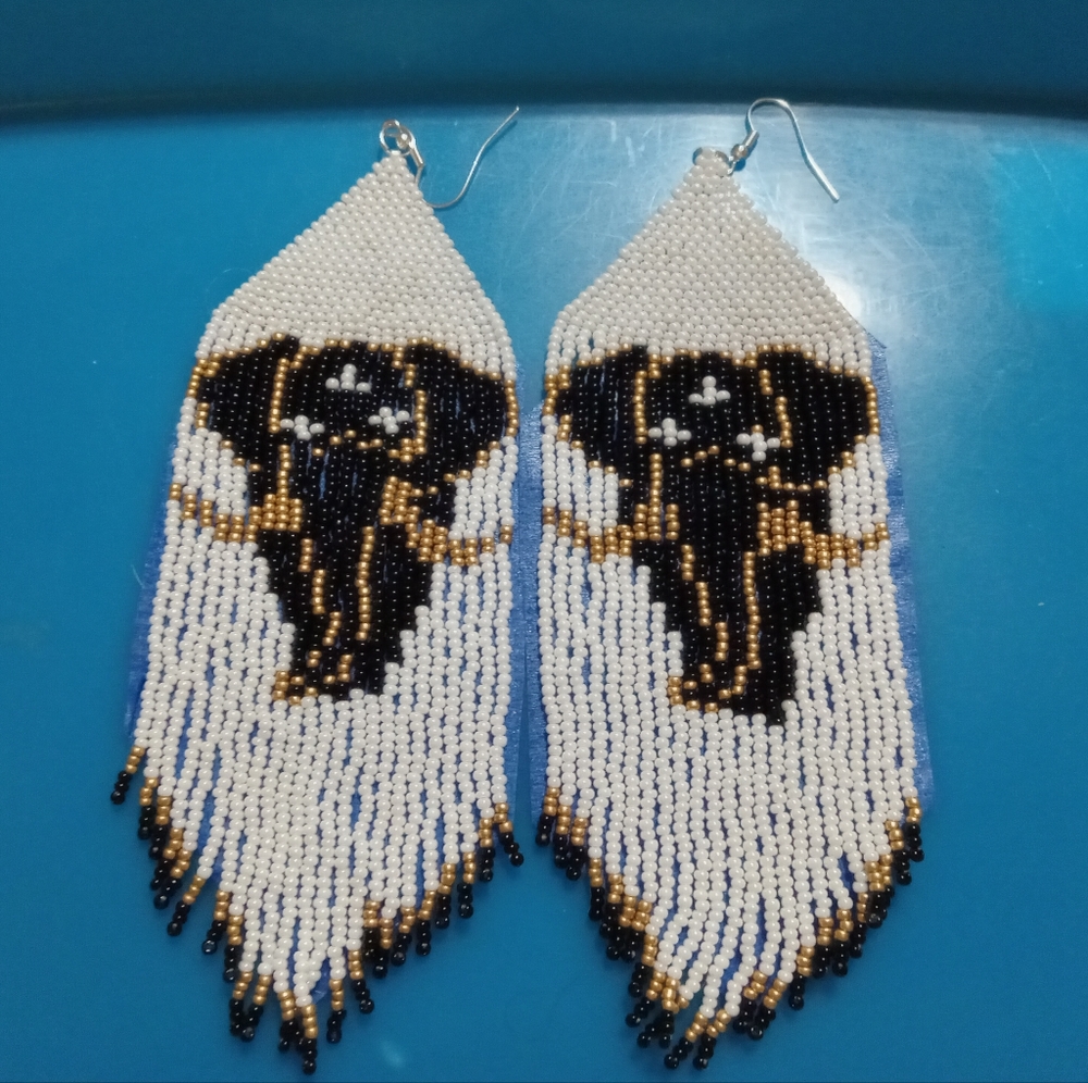 Hand crafted Native American style Elephant seed bead earrings